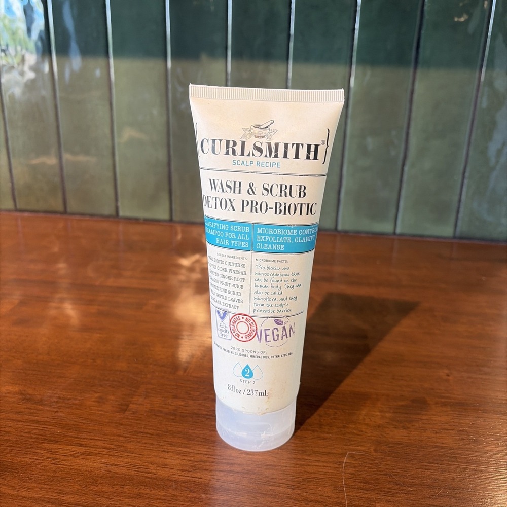 Curlsmith Wash & Scrub Detox Shampoo, Clarifying Exfoliating Shampoo, 8 fl oz